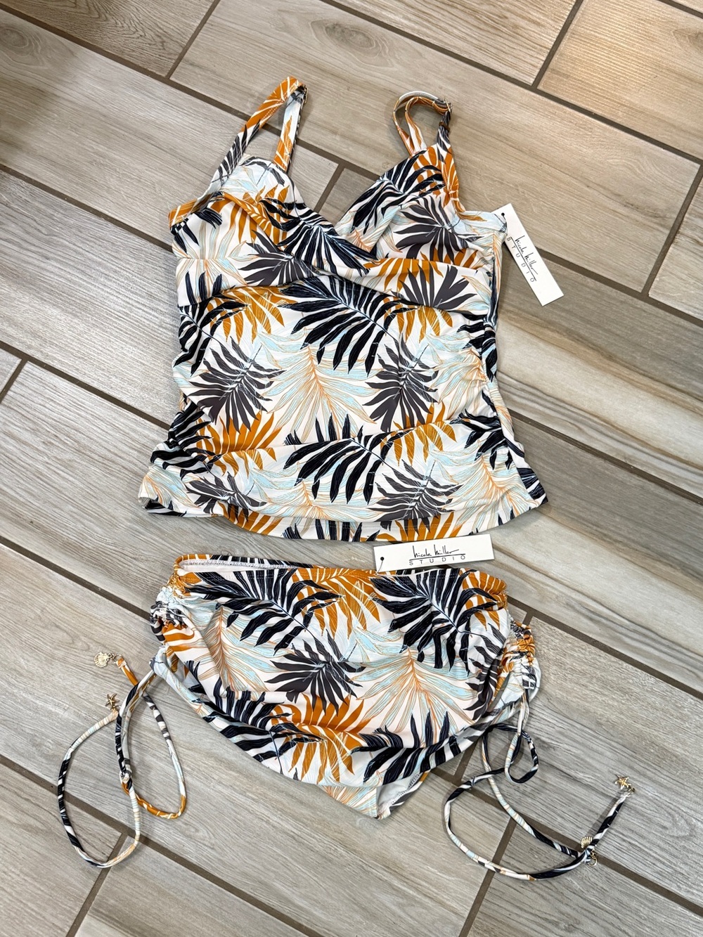 Nicole Miller Palm-Print Tankini Set in White, Mustard, Black size Med